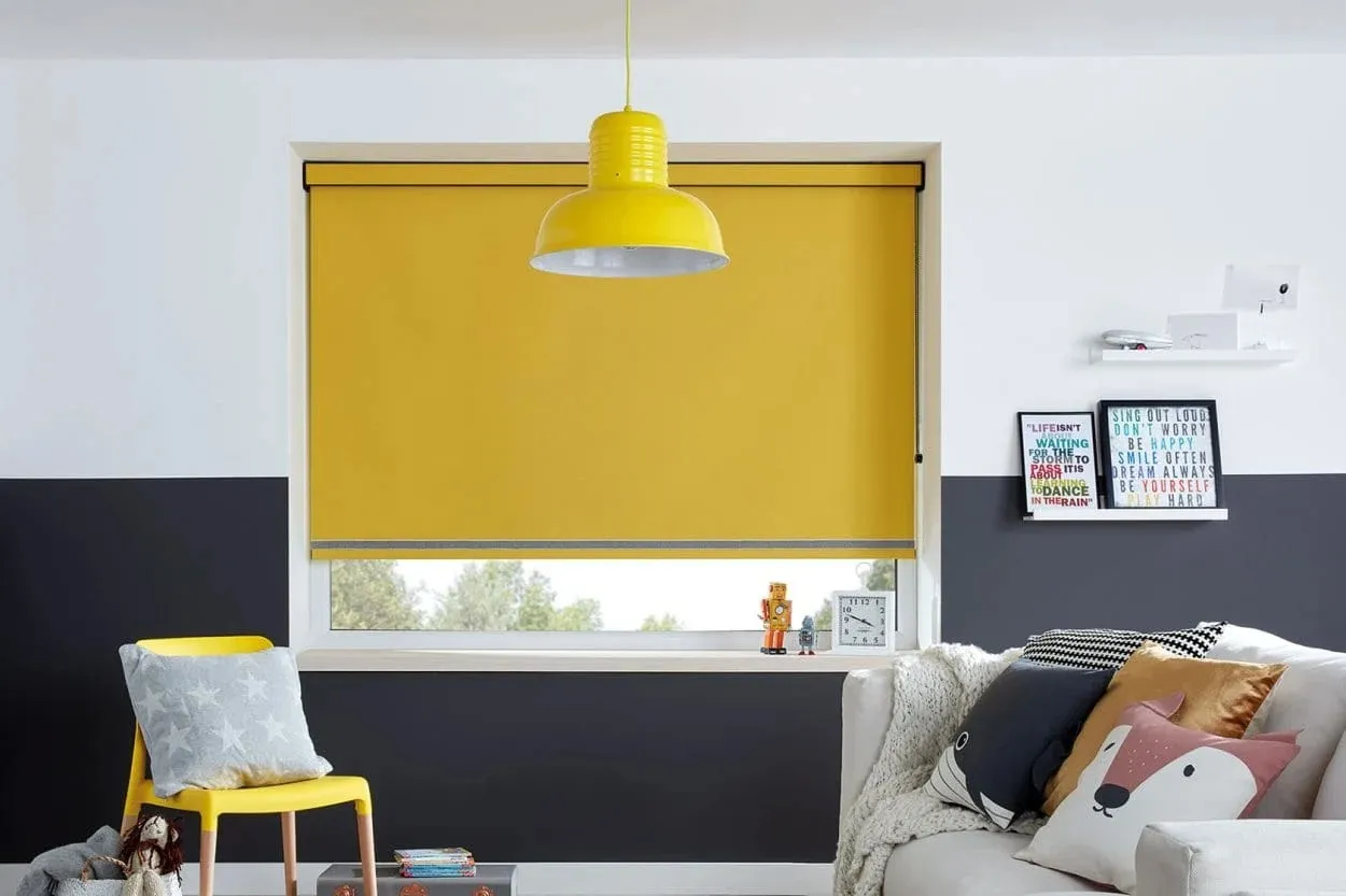 Roller blind Norfolk, the blind guy